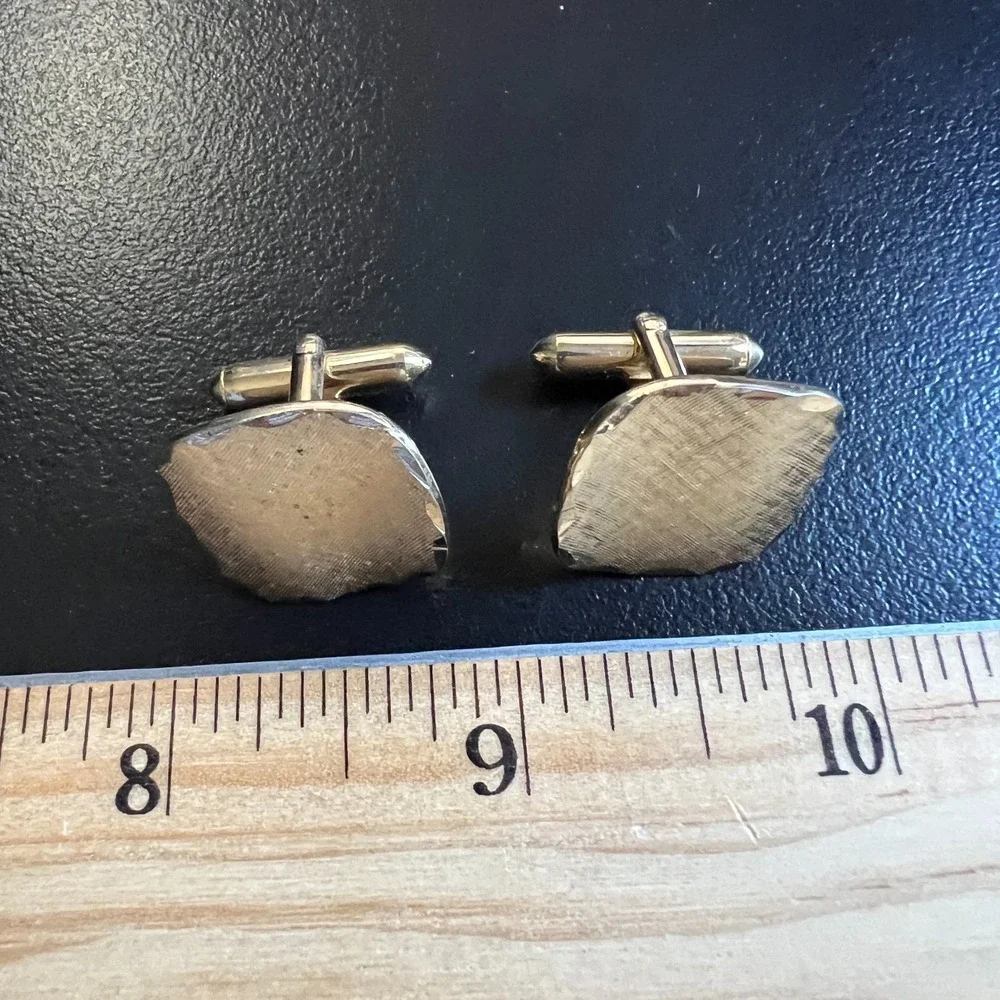 Vintage Cufflinks Square with Diamond Cut Edges Wavy Gold Tone
